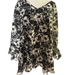 BIYAYCDA Woman Black White Floral Lace Tunic Bell Sleeve V-Neck Top 3X